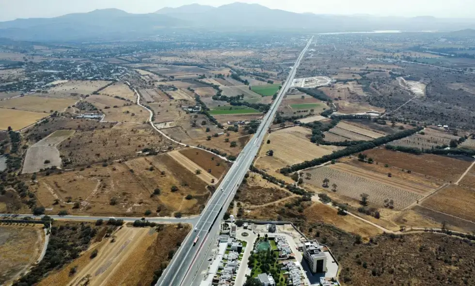Nova autoput na istoku: Najavljen je važan rok, uključuje značajan grad. Nova autoput na istoku: Najavljen je važan rok, uključuje značajan grad.